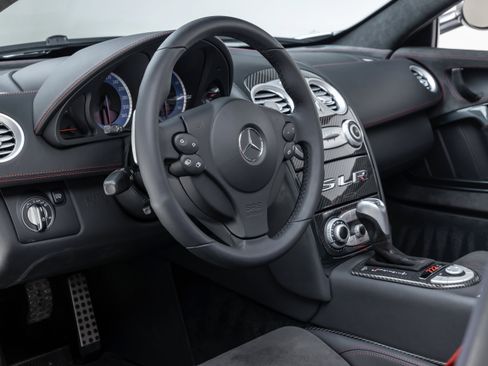 Used 2009 Mercedes-Benz SLR image 18