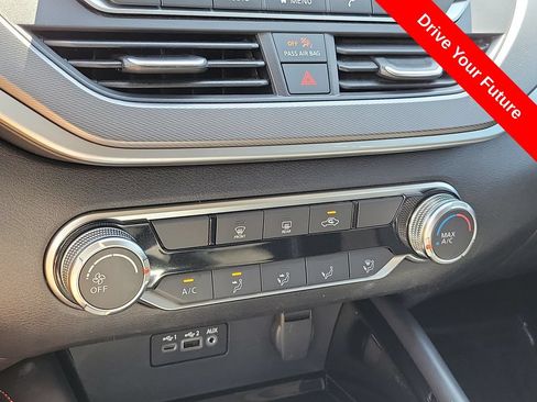 Used 2023 Nissan Altima 2.5 SR FWD image 13