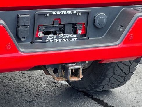 Certified 2021 GMC Sierra 1500 AT4 w/ AT4 Value Package AWD/4WD image 9