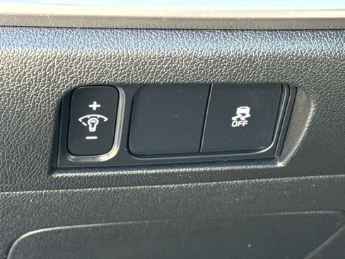 Used 2025 Kia Sorento S w/ Panoramic Sunroof Package FWD image 23