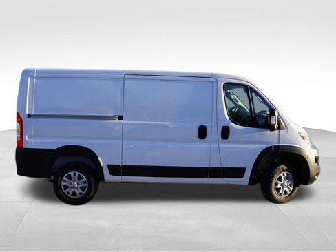 Used 2025 RAM ProMaster 2500 w/ Quick Order Package 22G SLT FWD image 2