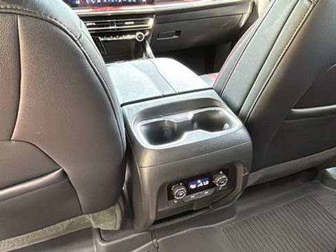 Used 2026 Chevrolet Traverse RS FWD image 21