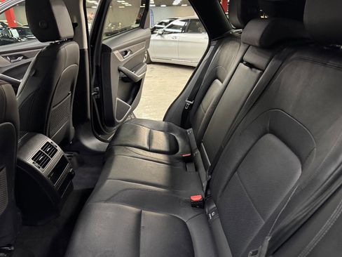 Used 2021 Jaguar F-PACE S image 44