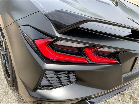Used 2022 Chevrolet Corvette Stingray Preferred Cpe w/ Z51 Performance Package RWD image 21