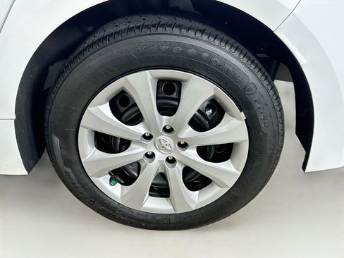 Used 2024 Toyota Corolla LE FWD image 11