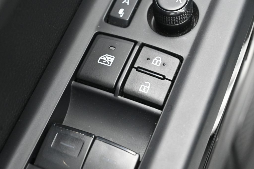 Used 2024 Toyota Tundra Limited w/ Power Package AWD/4WD image 14