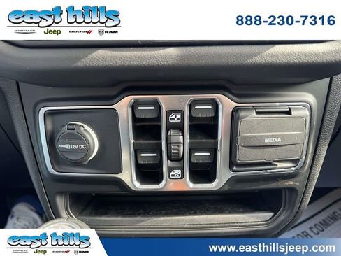 Used 2025 Jeep Wrangler Unlimited Sahara w/ Safety Group AWD/4WD image 37