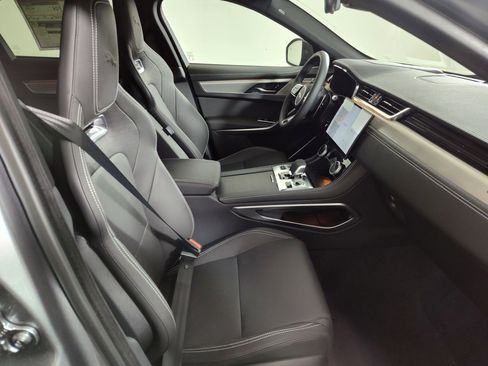 Used 2026 Jaguar F-PACE R-Dynamic S image 18