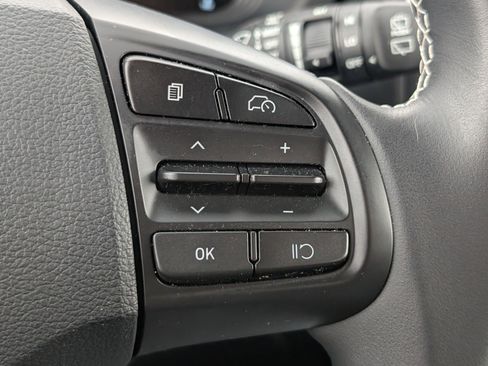 Certified 2025 Hyundai Venue Limited image 23