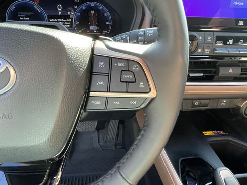 Certified 2025 Toyota Grand Highlander AWD Hybrid image 22