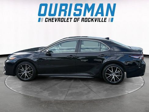 Used 2023 Toyota Camry SE w/ Cold Weather Package FWD image 3