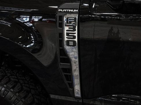 Certified 2024 Ford F350 Platinum w/ Tremor Off-Road Package AWD/4WD image 19