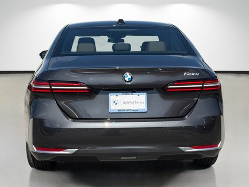New 2027 BMW 530i w/ Premium Package RWD image 4