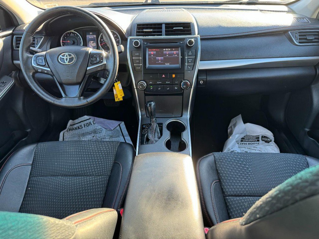 Used 2015 Toyota Camry SE FWD image 15