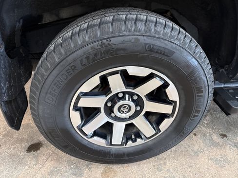 Used 2019 Toyota 4Runner TRD Off-Road AWD/4WD image 14