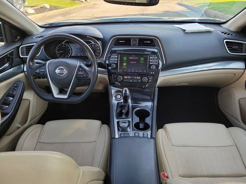 Used 2020 Nissan Maxima 3.5 SL w/ Floor Mat Group FWD image 11