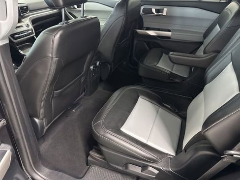 Used 2023 Ford Explorer XLT w/ Equipment Group 202A image 21