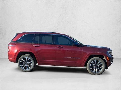 Used 2022 Jeep Grand Cherokee Overland w/ Luxury Tech Group IV image 5