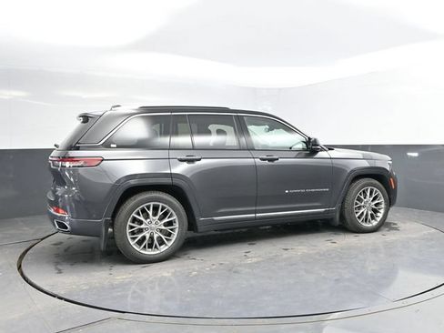 Used 2022 Jeep Grand Cherokee Summit w/ MOPAR Finishing Package AWD/4WD image 2