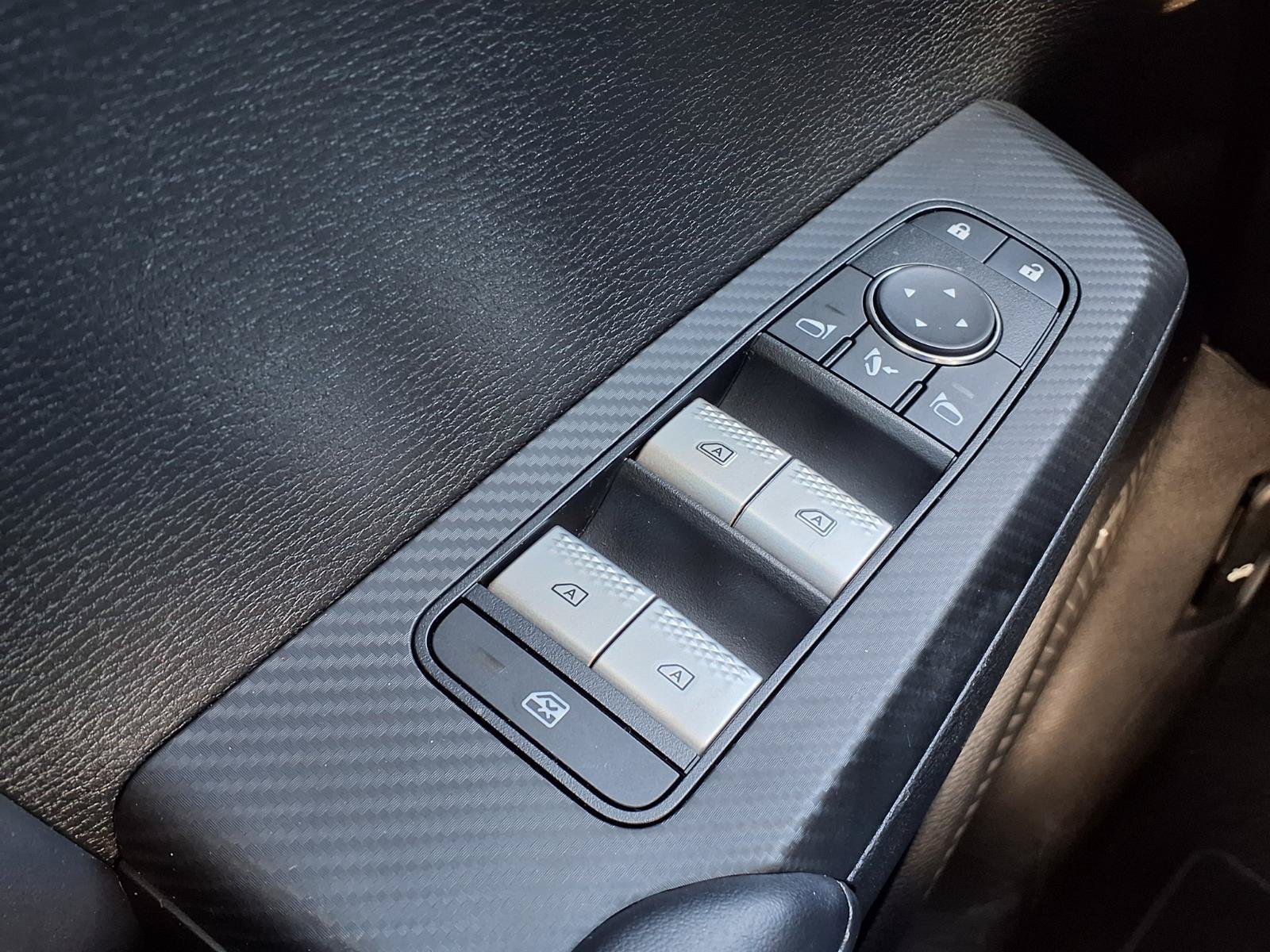 Used 2025 Mitsubishi Outlander SE FWD image 24