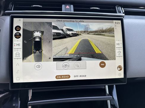 New 2026 Land Rover Range Rover Velar Dynamic SE image 22