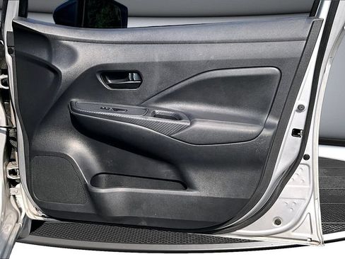Used 2020 Nissan Versa S FWD image 26