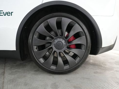 Used 2022 Tesla Model Y Performance image 9