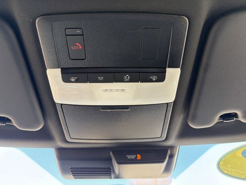 Used 2023 Mitsubishi Outlander SE Black Edition image 16