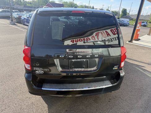 Used 2019 Dodge Grand Caravan SXT FWD image 9
