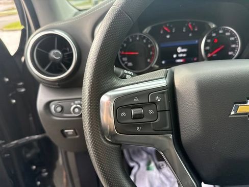 Used 2024 Chevrolet Blazer LT w/ Convenience Package FWD image 17