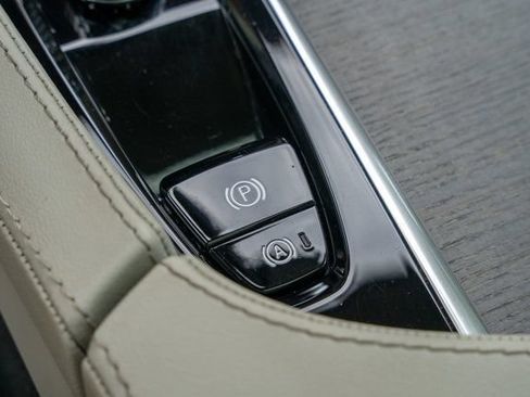 Used 2024 Volvo XC90 T8 Plus w/ Protection Package Premier AWD/4WD image 34