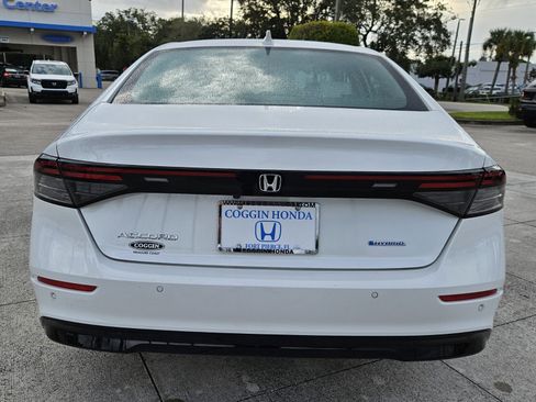 Certified 2025 Honda Accord EX-L image 6