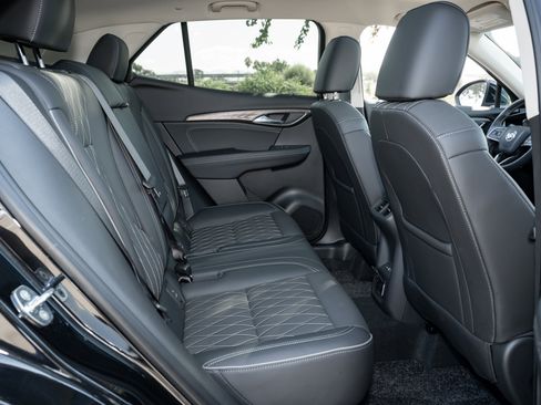 Used 2023 Buick Envision Avenir image 45