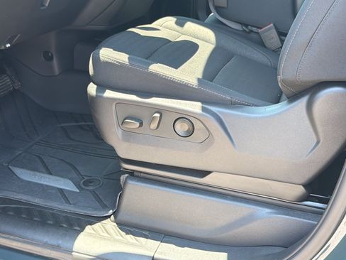 Used 2025 Chevrolet Silverado 1500 Custom Trail Boss w/ Turbomax Blackout Package AWD/4WD image 15