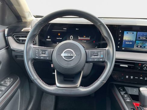 Used 2025 Nissan Kicks SR AWD/4WD image 13