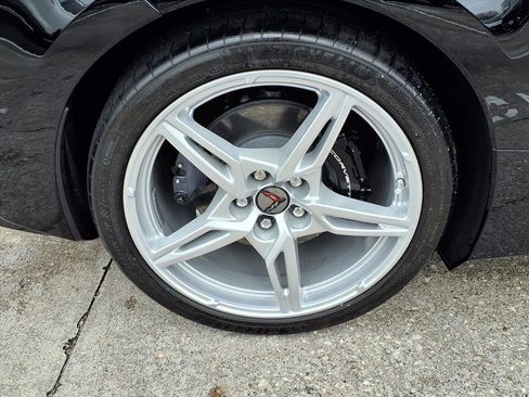 Used 2025 Chevrolet Corvette Stingray Preferred Cpe w/ 2LT image 24