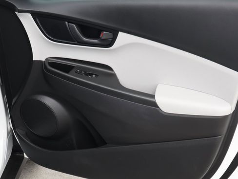 Used 2023 Hyundai Kona SEL w/ Cargo Package image 16