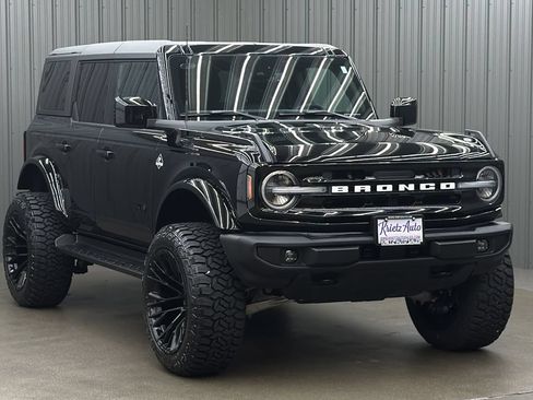 Used 2025 Ford Bronco Outer Banks AWD/4WD image 7