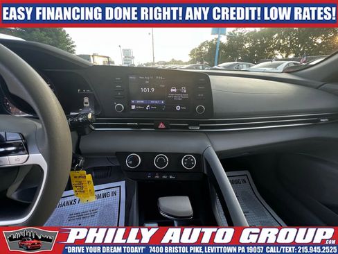 Used 2021 Hyundai Elantra SE FWD image 13