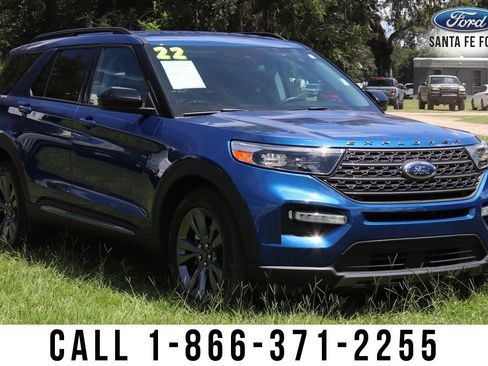 Used 2022 Ford Explorer XLT w/ Equipment Group 202A image 2