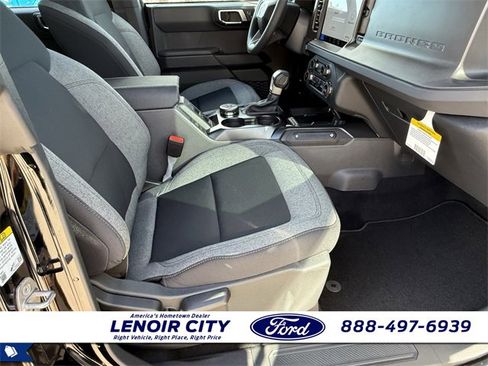New 2025 Ford Bronco Base image 18