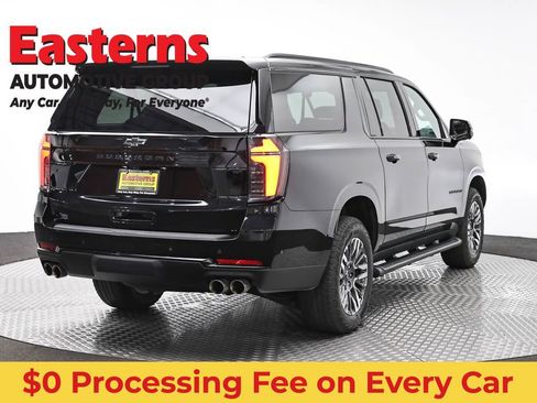 Used 2025 Chevrolet Suburban Z71 AWD/4WD image 5