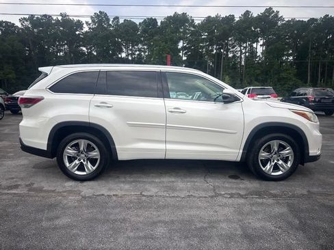 Used 2014 Toyota Highlander Limited Platinum FWD image 8