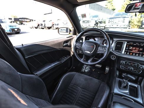 Used 2017 Dodge Charger R/T RWD image 23