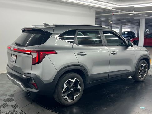 Used 2024 Kia Seltos EX FWD image 4