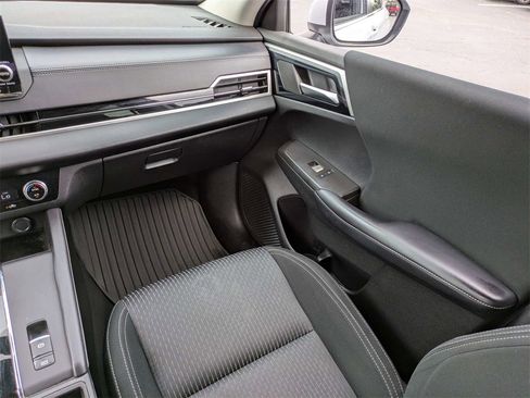 Used 2022 Mitsubishi Outlander ES image 17