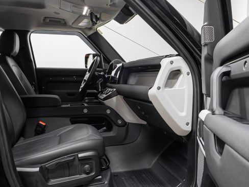 Used 2022 Land Rover Defender 110 S image 75