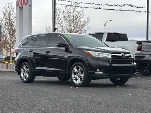 Used 2014 Toyota Highlander Limited image 37