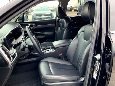 Used 2024 Kia Sorento S image 7