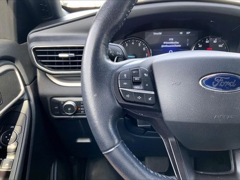 Used 2020 Ford Explorer XLT w/ Equipment Group 202A AWD/4WD image 23